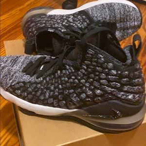 Nike Lebrons ( Size 7 Kids ) Fits Woman’s 8.5